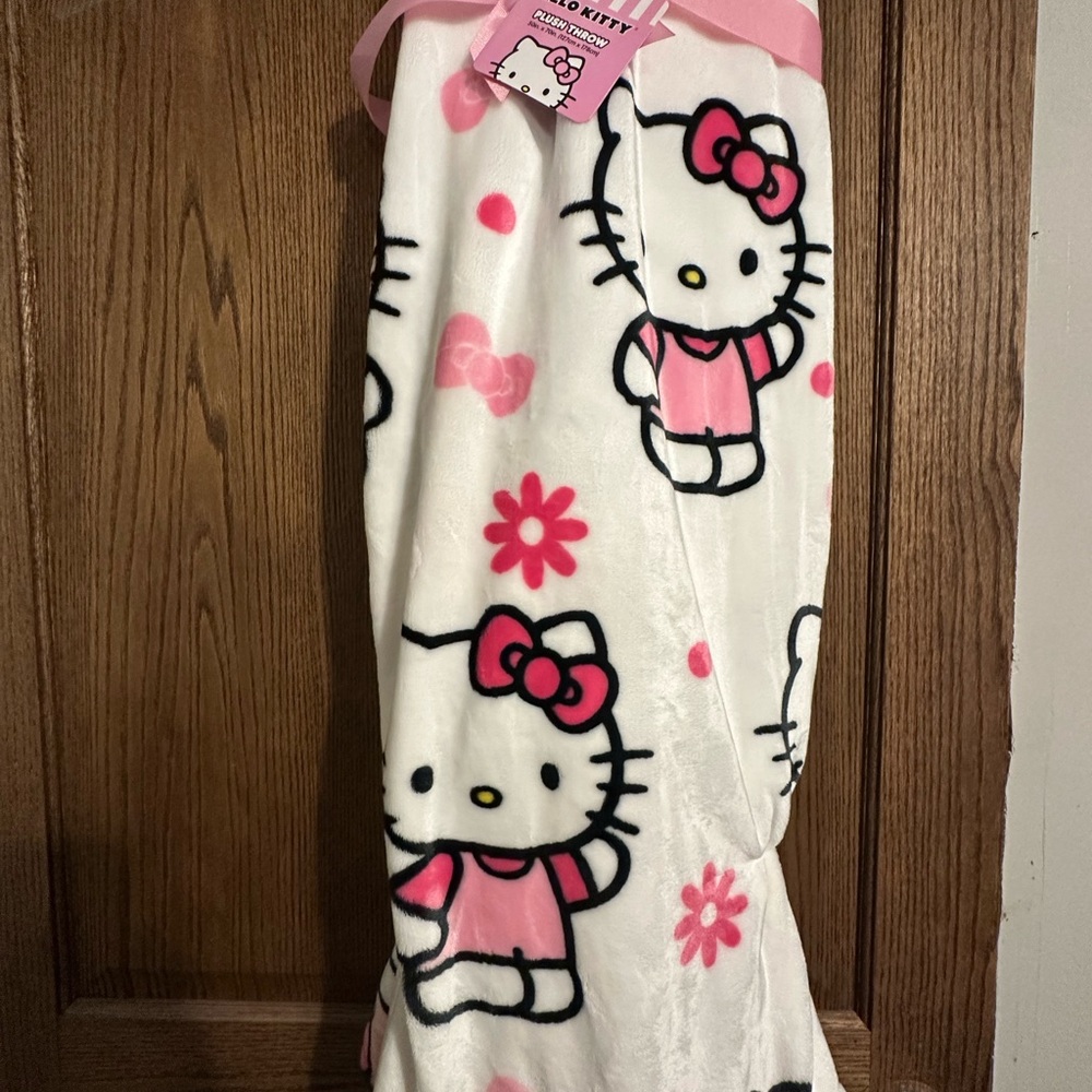 Hello Kitty Pink and White Blanket Plush Bedding